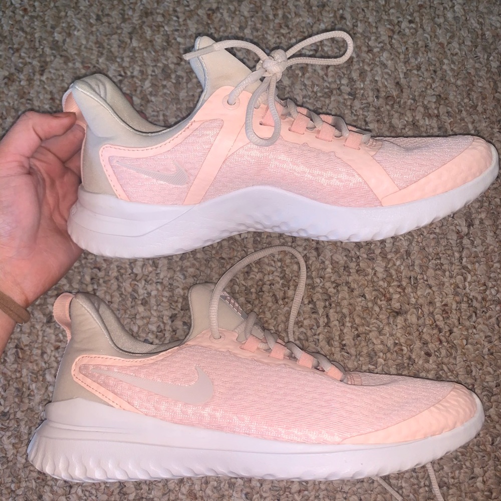 Nike women’s sneakers